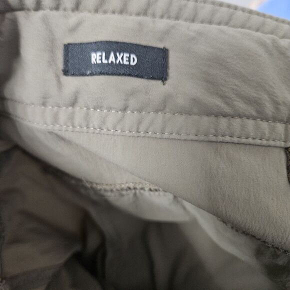 REI Co-op Relaxed Convertible Cargo Pants Mens 40x30 (38x29.5) Tan Zip Off Nylon - Picture 3 of 15